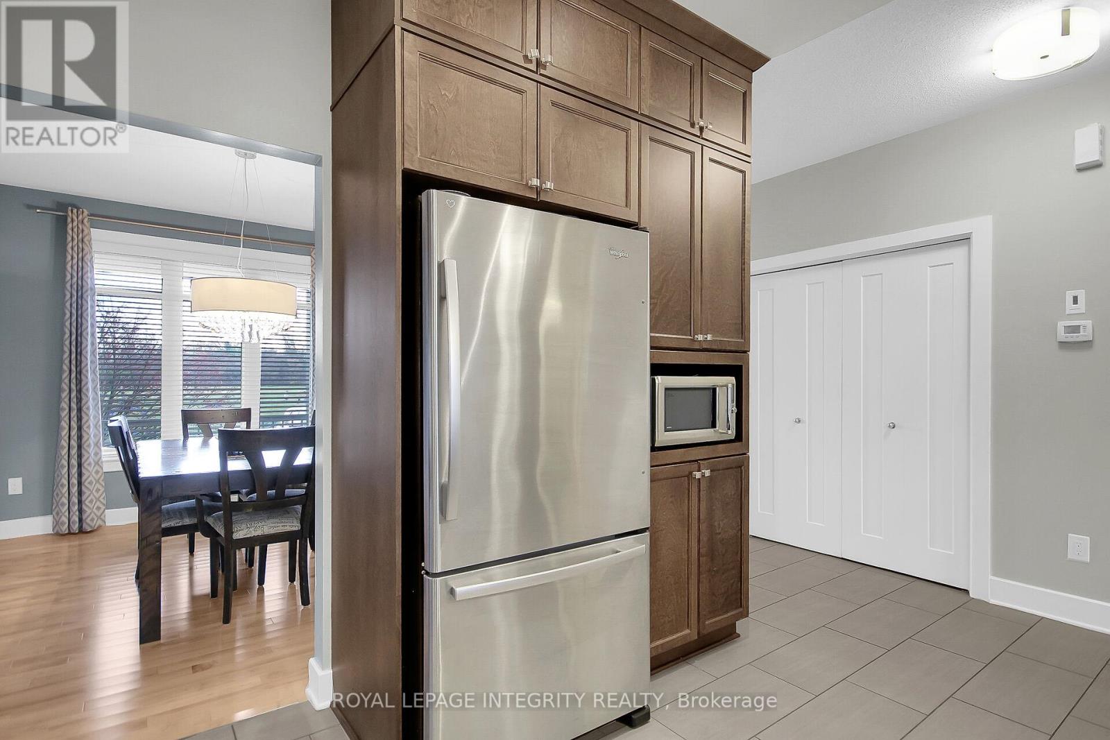 15 York Crossing, Russell, Ontario  K4R 0C4 - Photo 20 - X12389115