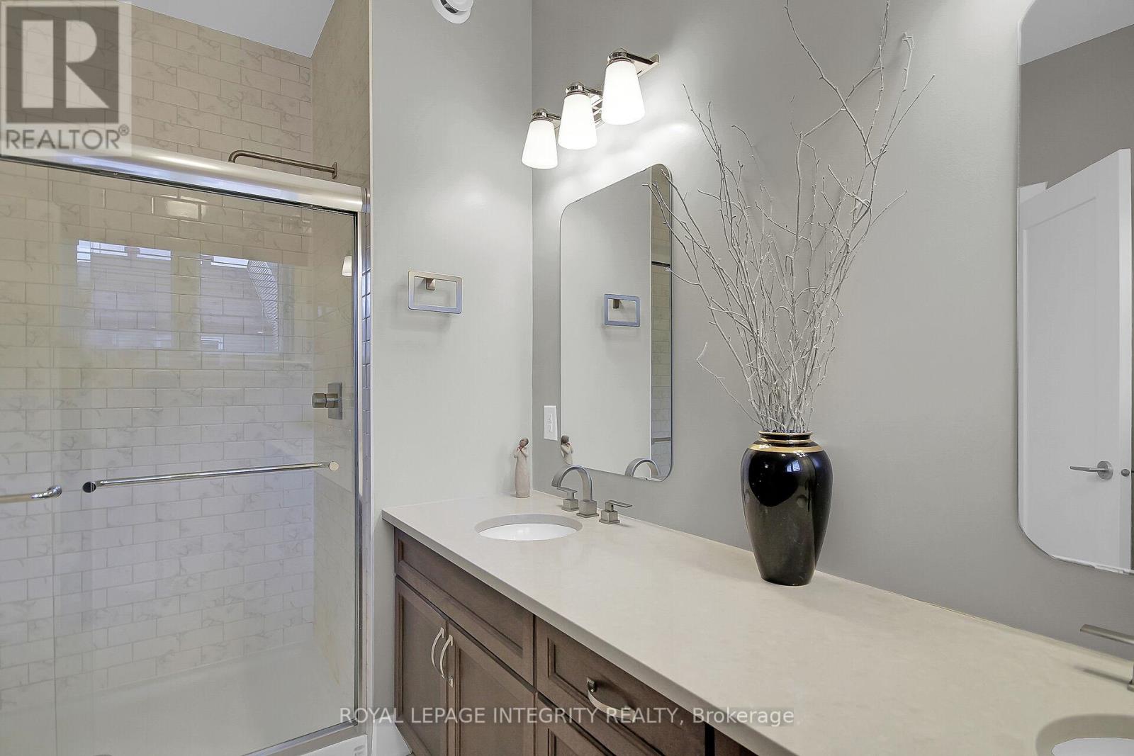 15 York Crossing, Russell, Ontario  K4R 0C4 - Photo 29 - X12389115