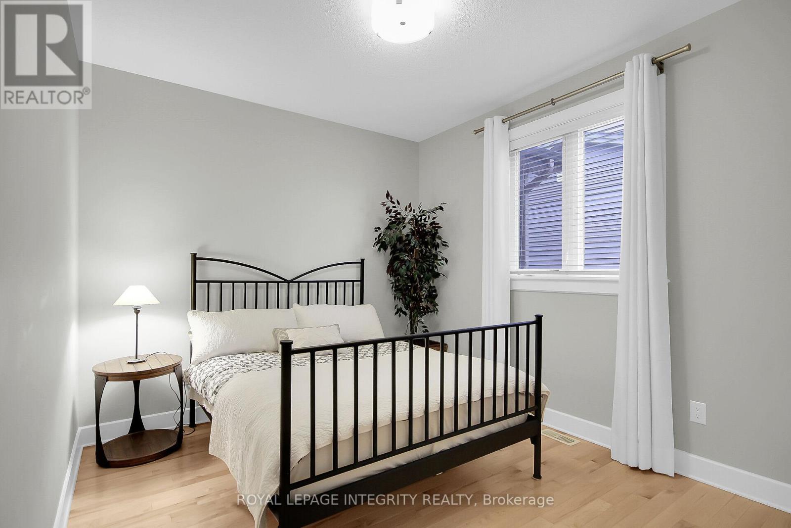 15 York Crossing, Russell, Ontario  K4R 0C4 - Photo 30 - X12389115