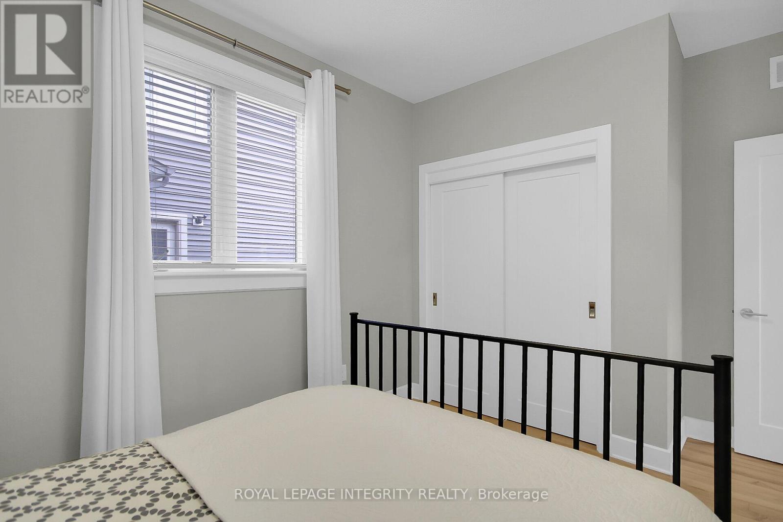 15 York Crossing, Russell, Ontario  K4R 0C4 - Photo 31 - X12389115