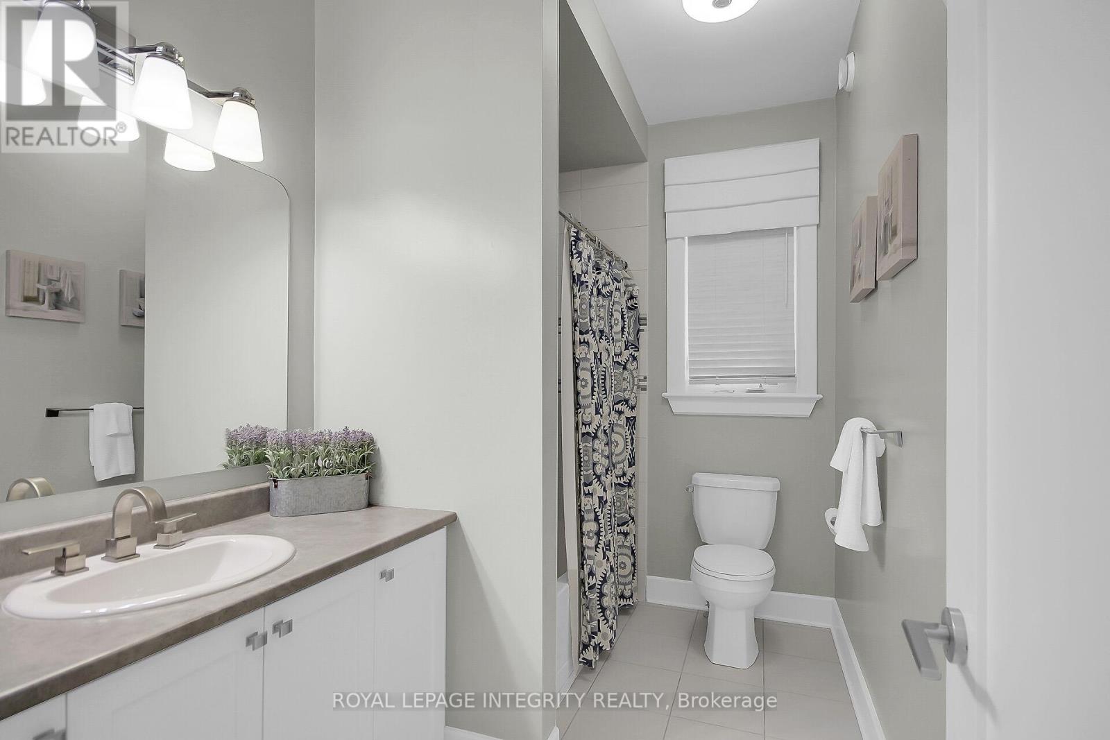 15 York Crossing, Russell, Ontario  K4R 0C4 - Photo 33 - X12389115