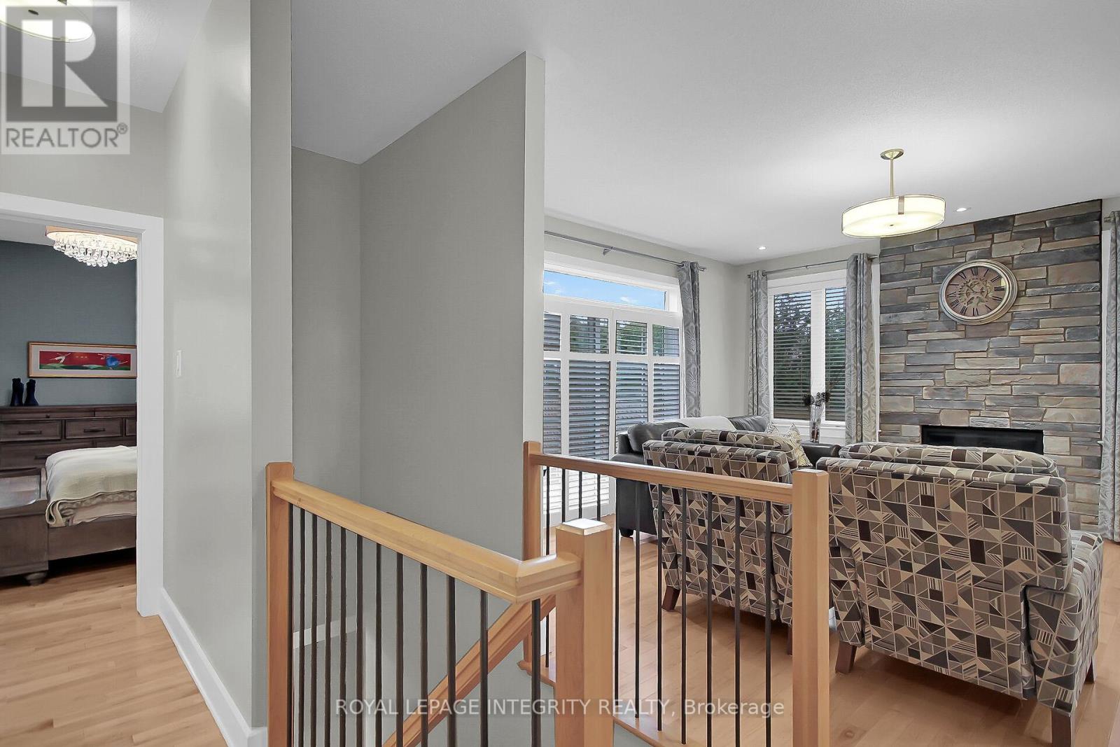 15 York Crossing, Russell, Ontario  K4R 0C4 - Photo 34 - X12389115