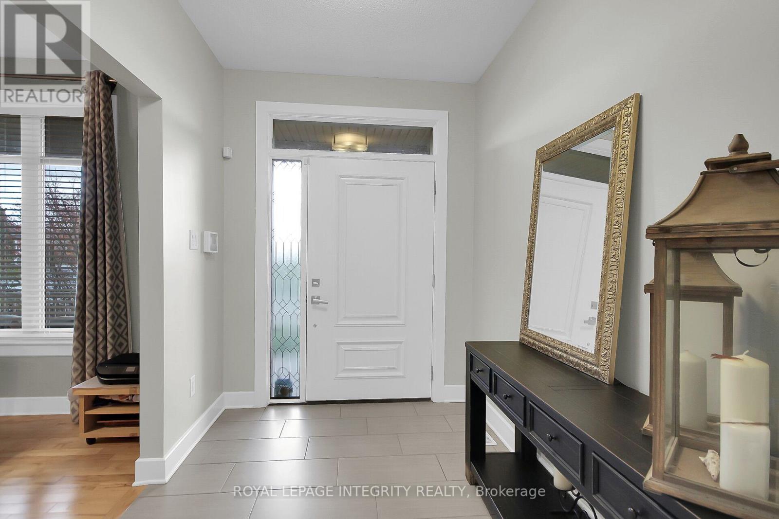 15 York Crossing, Russell, Ontario  K4R 0C4 - Photo 7 - X12389115