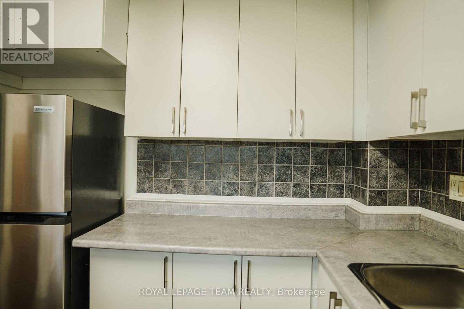 118 - 3100 Carling Avenue, Ottawa, Ontario  K2B 6J6 - Photo 11 - X12389116