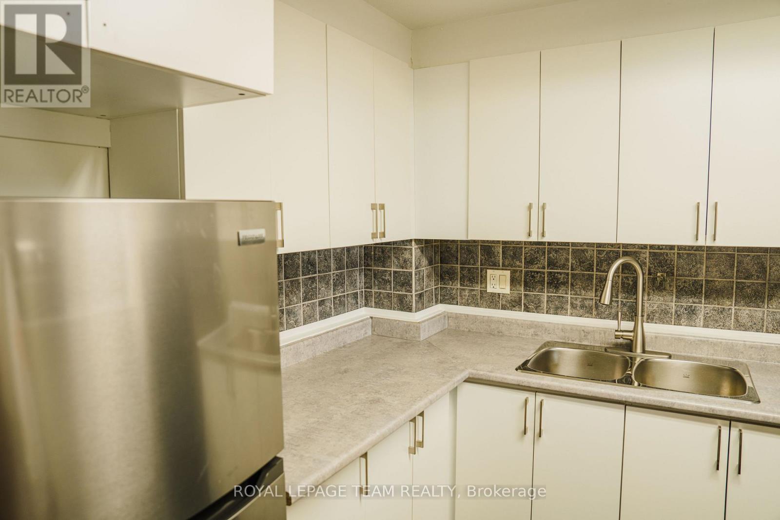 118 - 3100 Carling Avenue, Ottawa, Ontario  K2B 6J6 - Photo 8 - X12389116
