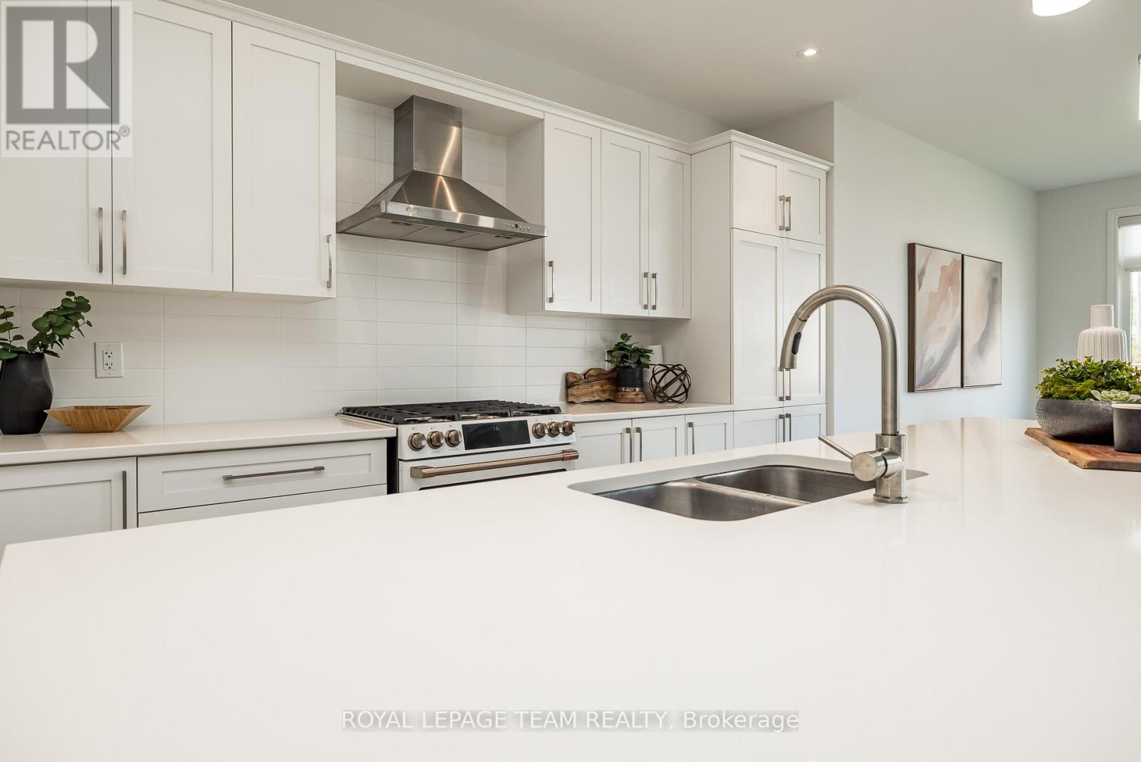 636 Mistwell Lane, Ottawa, Ontario  K4M 1B2 - Photo 15 - X12389177
