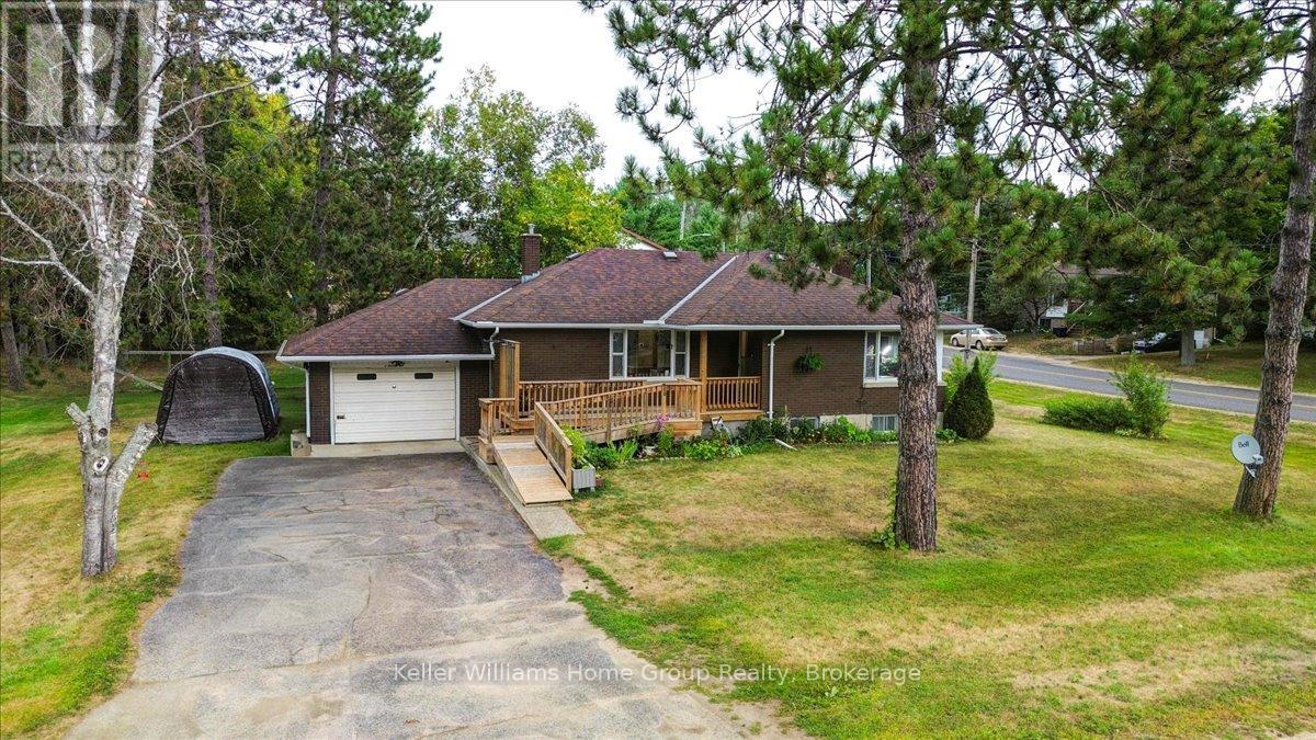 2 EASTON AVENUE, Bancroft, Ontario