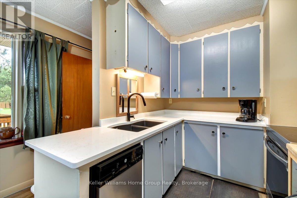 2 Easton Avenue, Bancroft, Ontario  K0L 1C0 - Photo 11 - X12389183