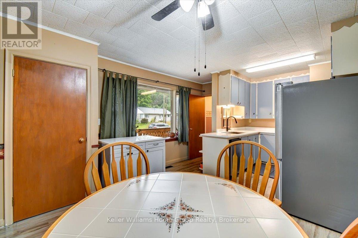 2 Easton Avenue, Bancroft, Ontario  K0L 1C0 - Photo 12 - X12389183