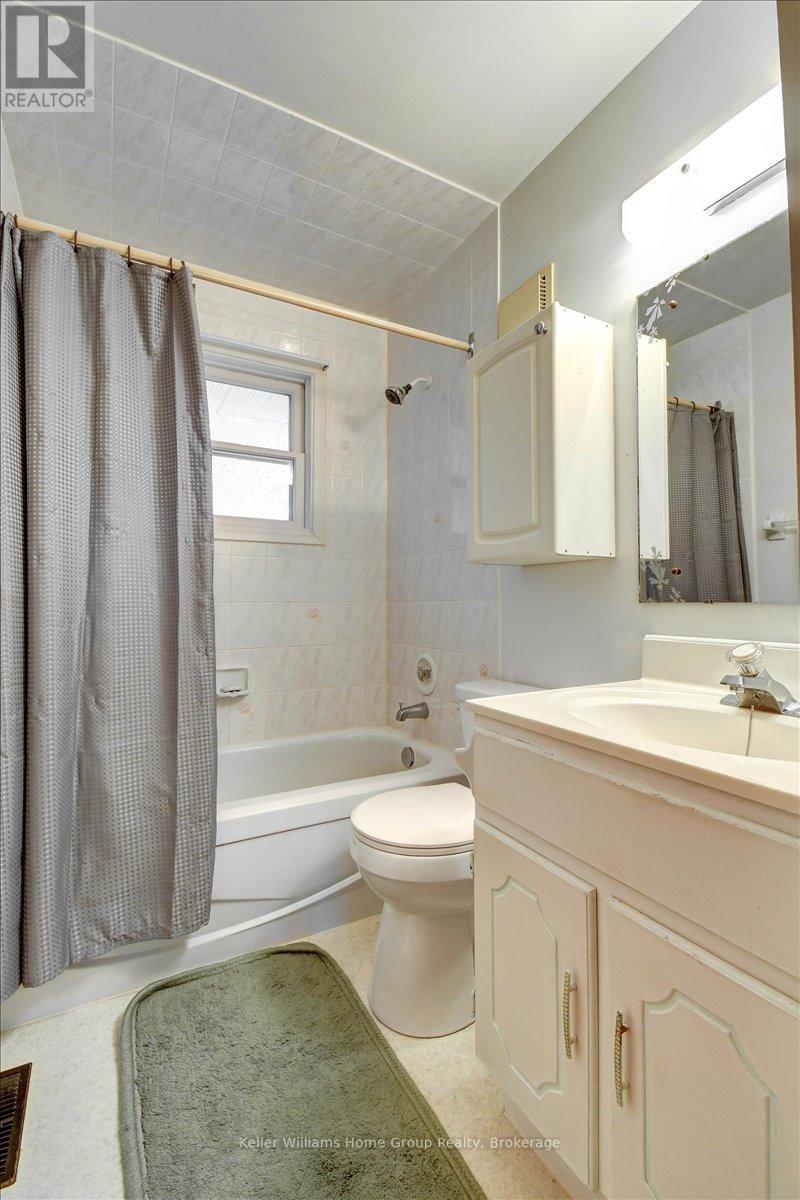 2 Easton Avenue, Bancroft, Ontario  K0L 1C0 - Photo 16 - X12389183