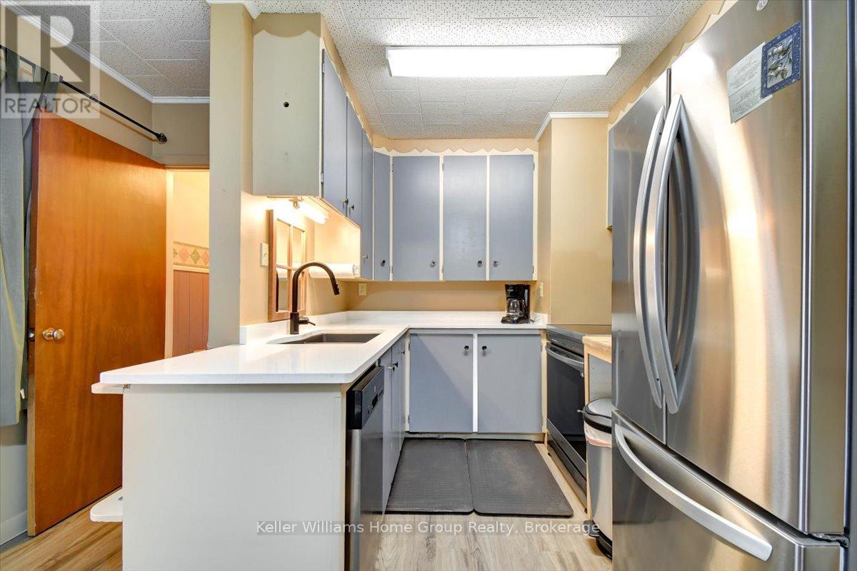 2 Easton Avenue, Bancroft, Ontario  K0L 1C0 - Photo 7 - X12389183