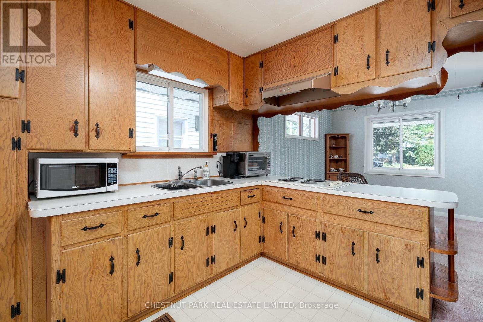 9 Downes Avenue, Prince Edward County (Picton), Ontario  K0K 2T0 - Photo 12 - X12389128