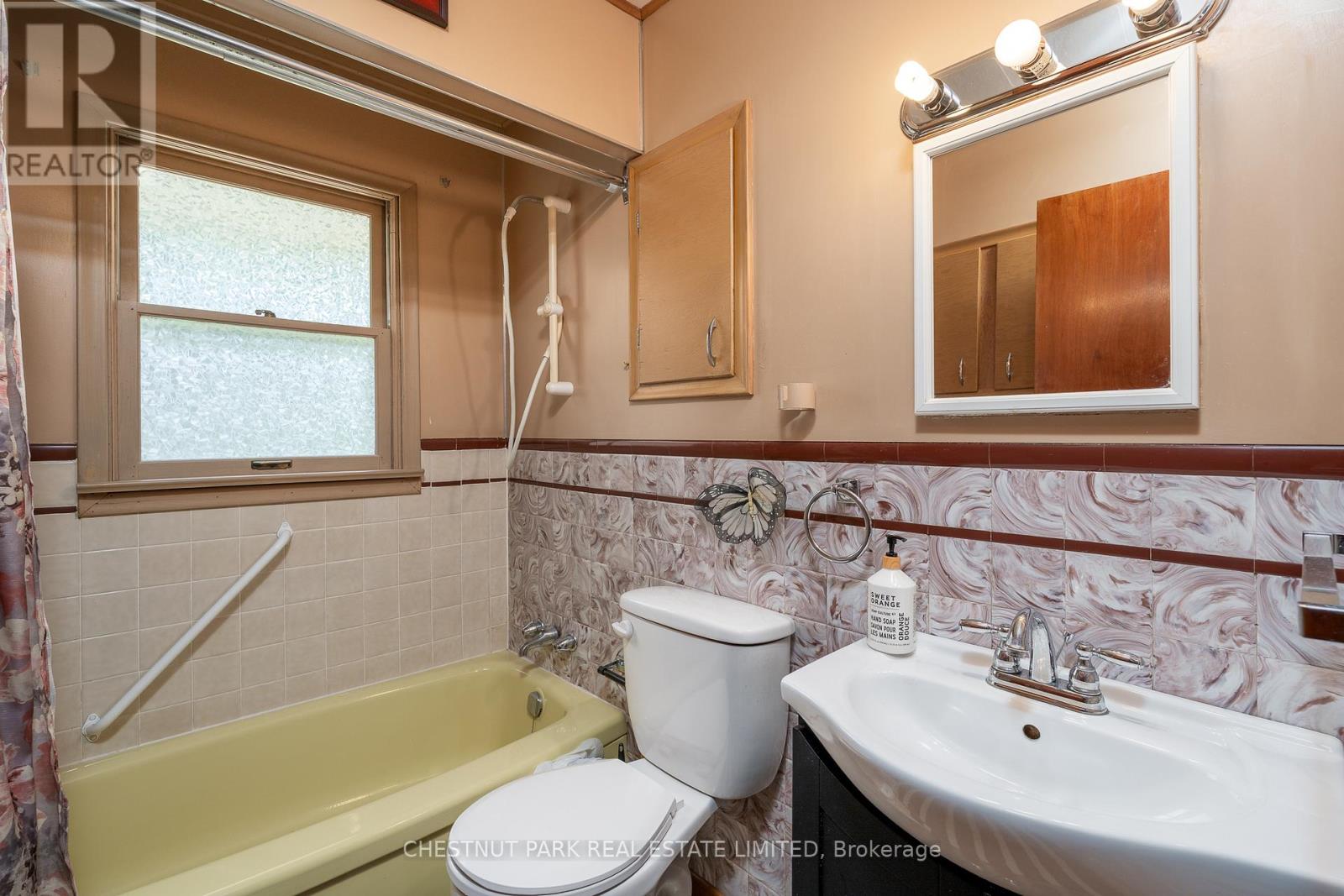 9 Downes Avenue, Prince Edward County (Picton), Ontario  K0K 2T0 - Photo 20 - X12389128