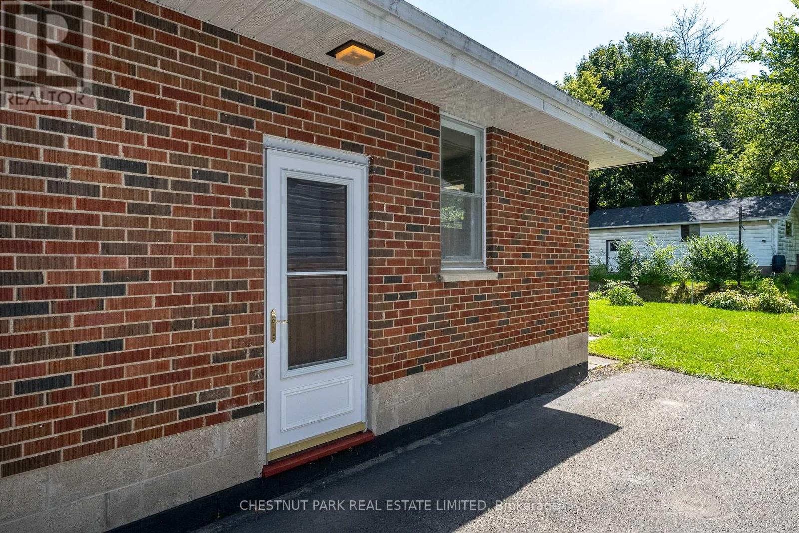 9 Downes Avenue, Prince Edward County (Picton), Ontario  K0K 2T0 - Photo 29 - X12389128
