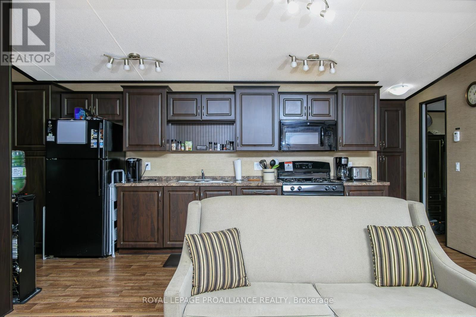 486 County Rd 18 - 5 Cricket Lane, Prince Edward County, Ontario  K0K 1P0 - Photo 22 - X12389171