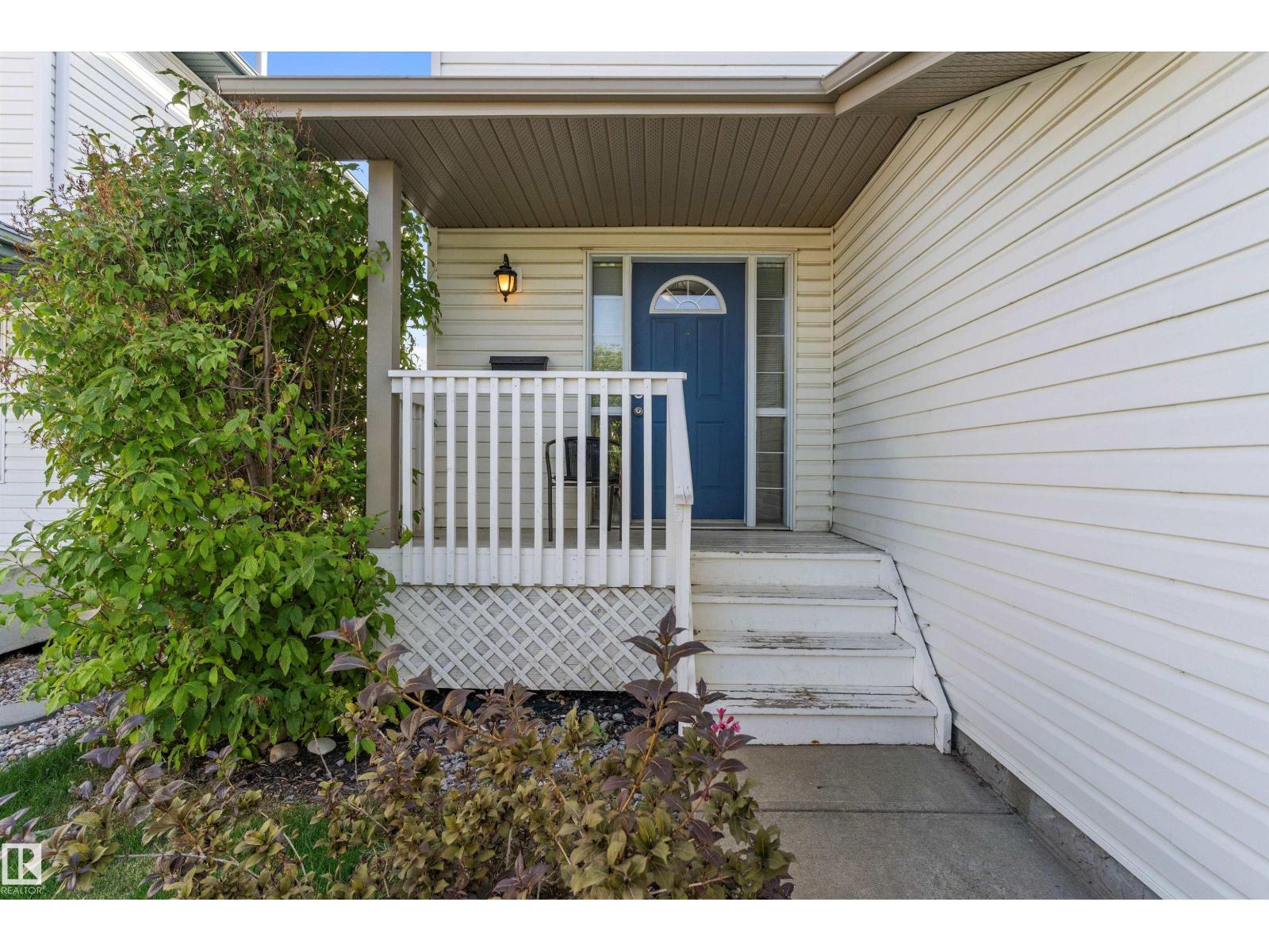 17 Crocus Wy, Sherwood Park, Alberta  T8H 2J9 - Photo 2 - E4456735
