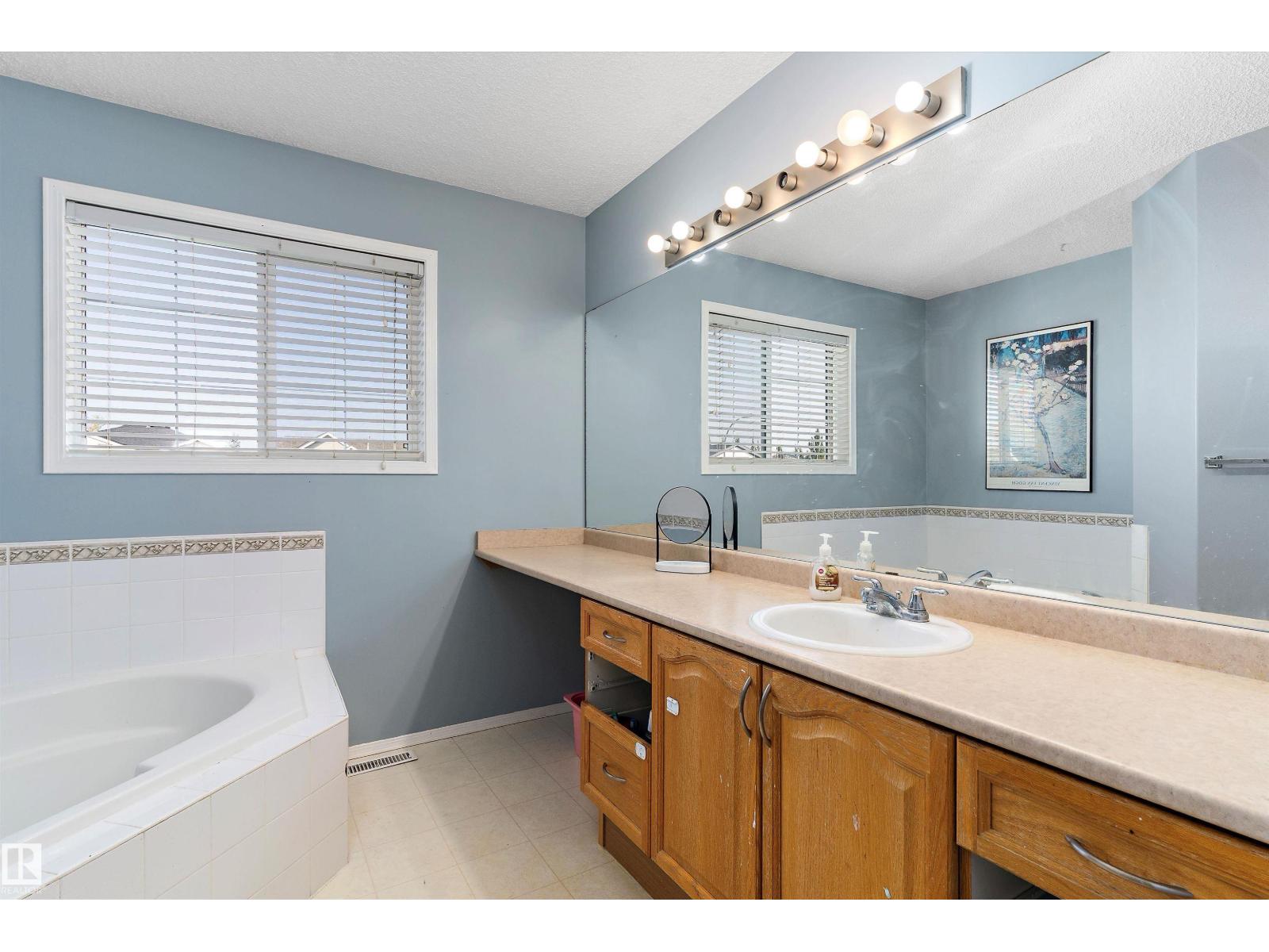 17 Crocus Wy, Sherwood Park, Alberta  T8H 2J9 - Photo 28 - E4456735