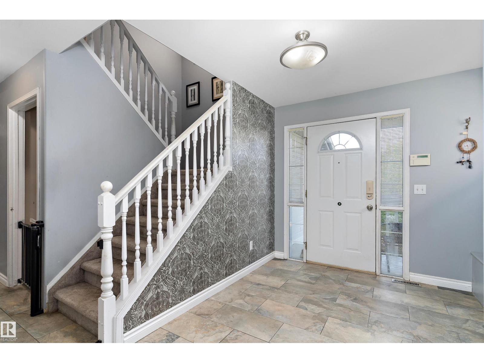 17 Crocus Wy, Sherwood Park, Alberta  T8H 2J9 - Photo 4 - E4456735