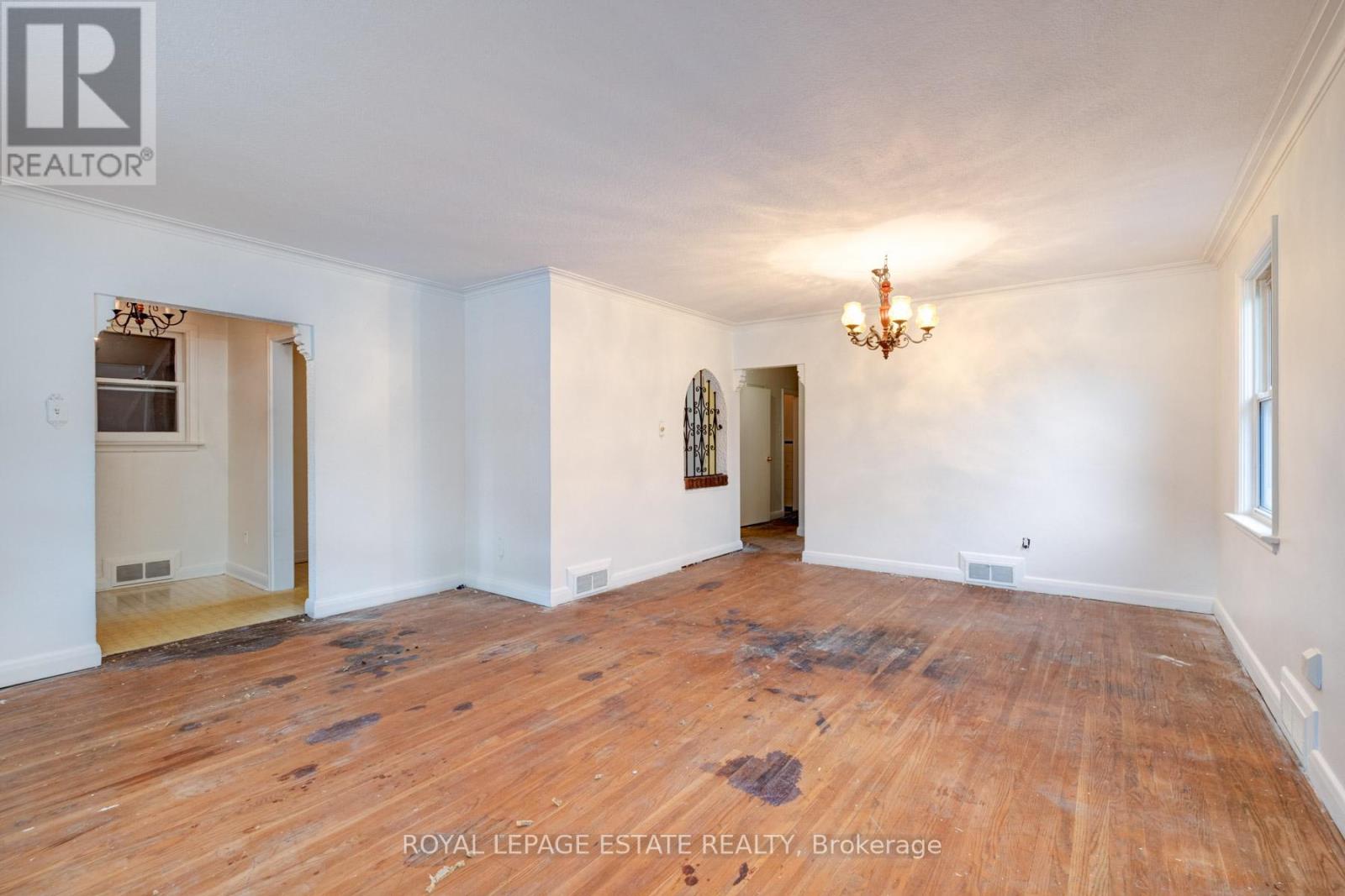Property at 132 BUDEA CRESCENT image 3