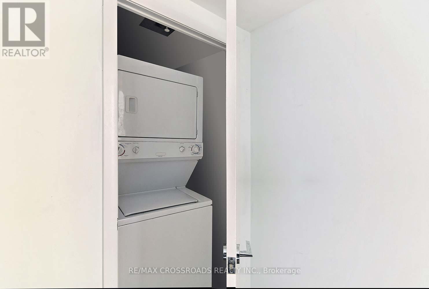 2011 - 190 Borough Drive, Toronto, Ontario  M1P 0B6 - Photo 21 - E12388953