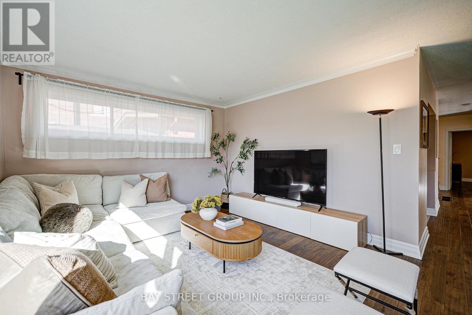 8 Shediac Road, Toronto, Ontario  M1K 4Z7 - Photo 4 - E12388994