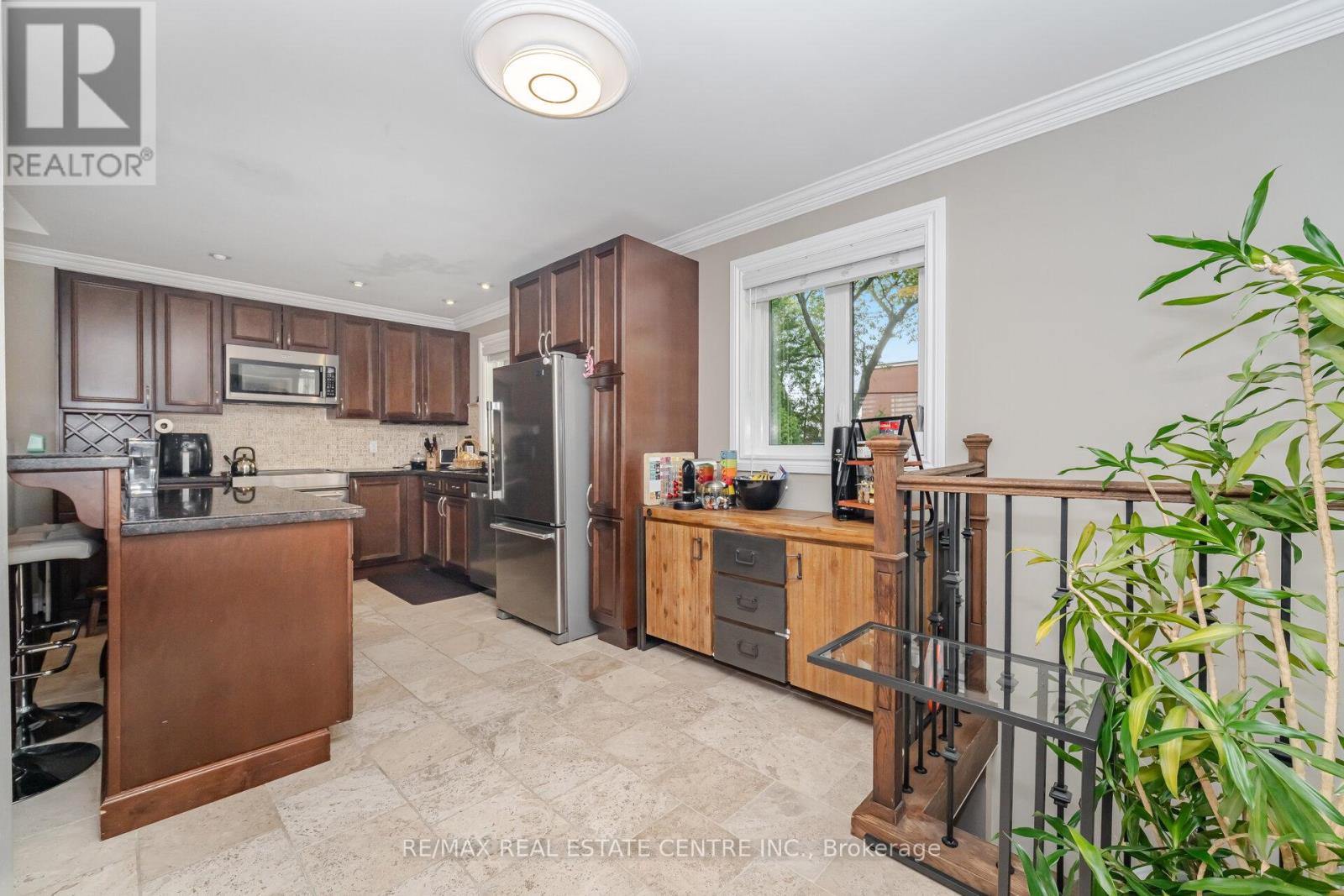 584 Trudale Court, Oakville, Ontario  L6L 4H1 - Photo 20 - W12381307