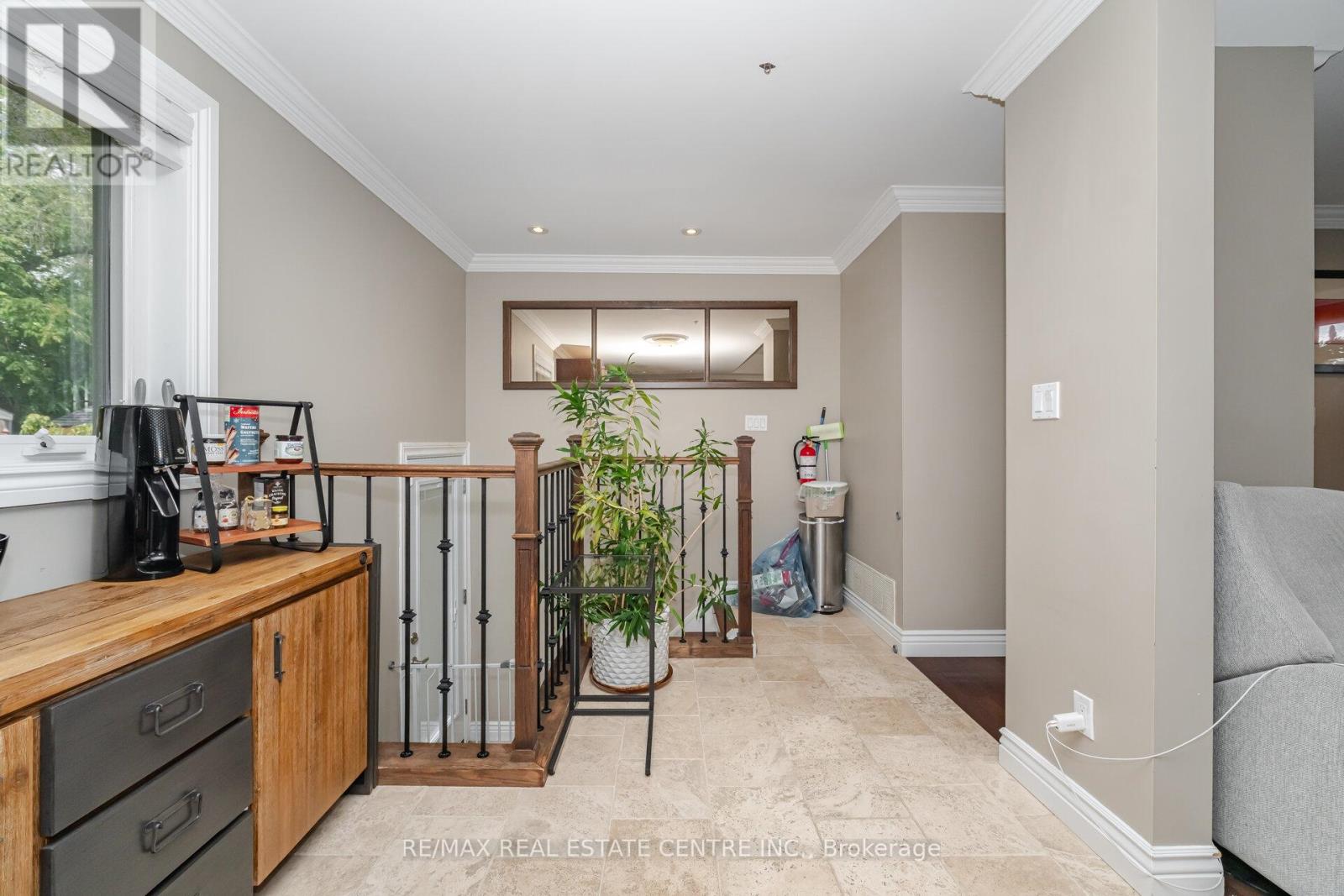 584 Trudale Court, Oakville, Ontario  L6L 4H1 - Photo 19 - W12381307