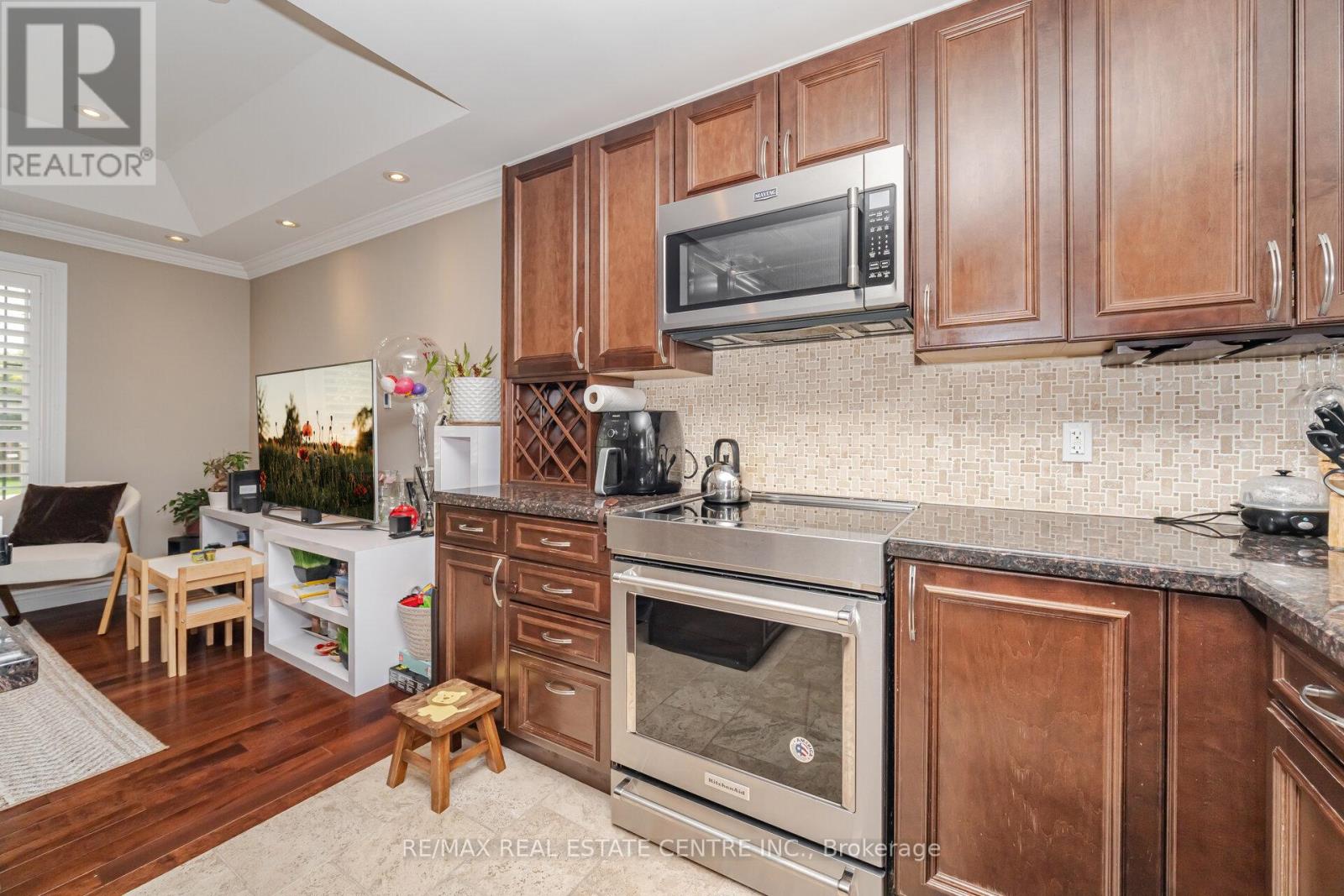 584 Trudale Court, Oakville, Ontario  L6L 4H1 - Photo 16 - W12381307