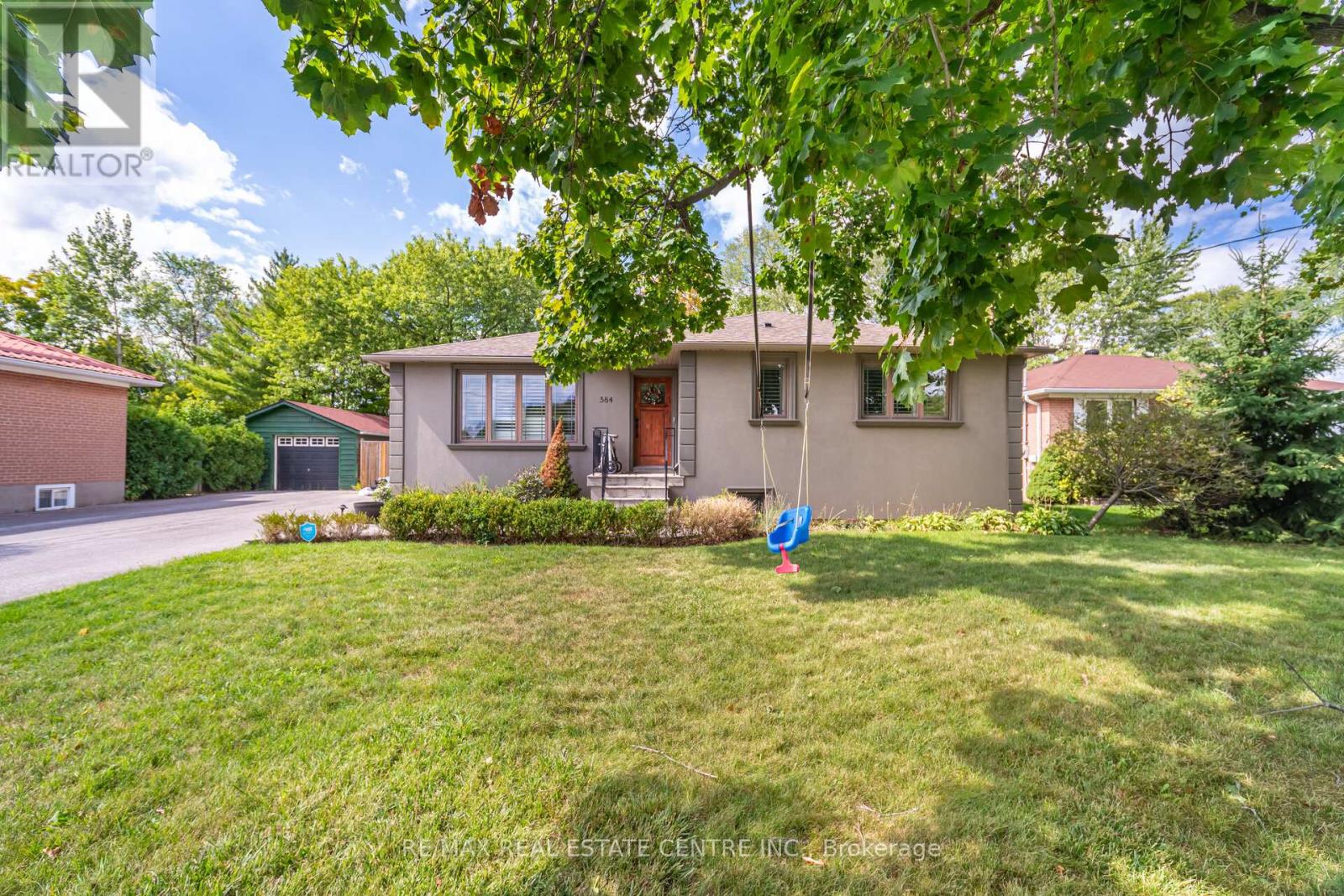 584 Trudale Court, Oakville, Ontario  L6L 4H1 - Photo 3 - W12381307