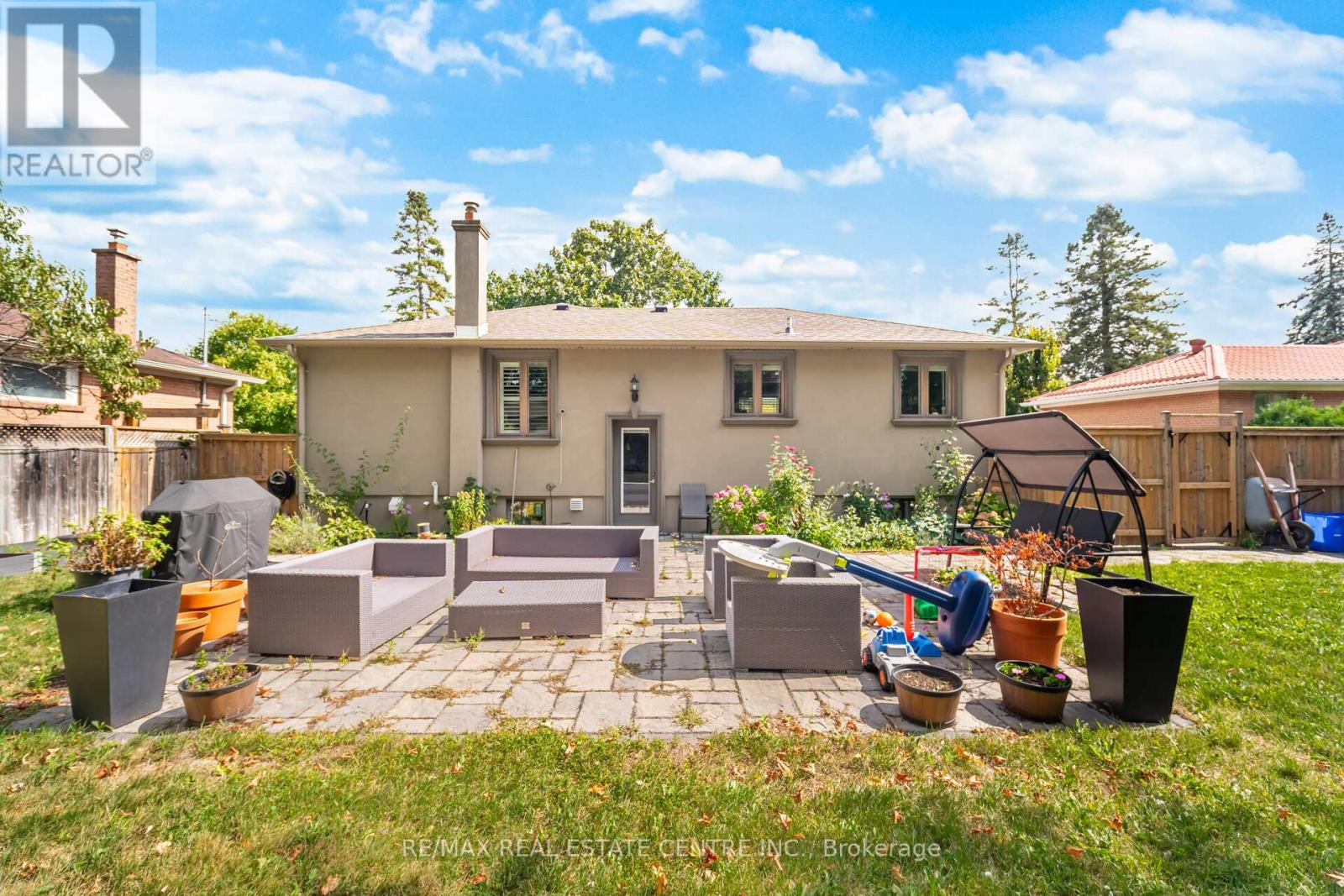 584 Trudale Court, Oakville, Ontario  L6L 4H1 - Photo 47 - W12381307