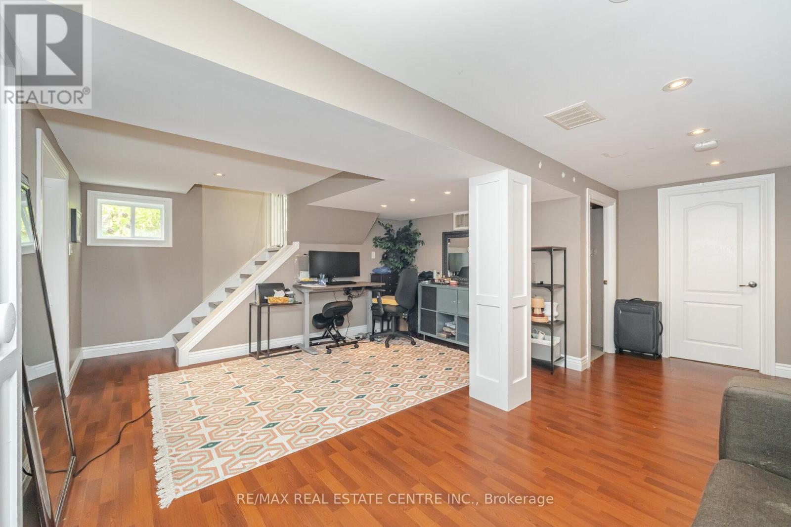 584 Trudale Court, Oakville, Ontario  L6L 4H1 - Photo 32 - W12381307
