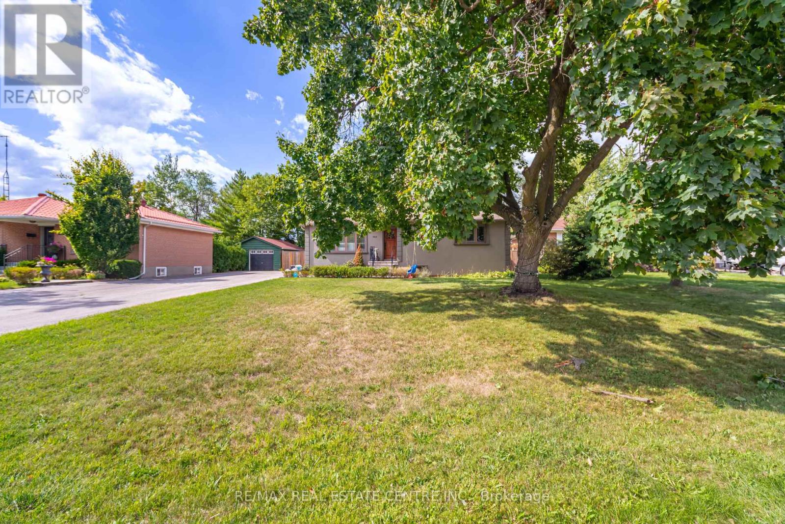 584 Trudale Court, Oakville, Ontario  L6L 4H1 - Photo 4 - W12381307