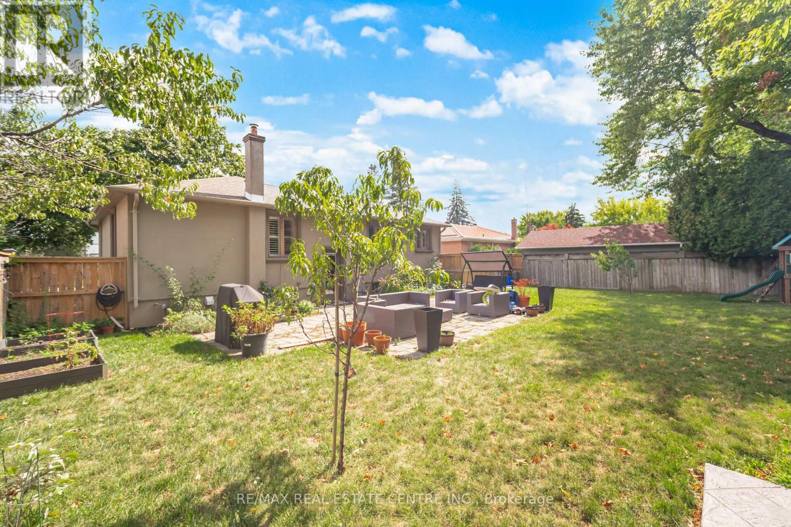584 Trudale Court, Oakville, Ontario  L6L 4H1 - Photo 46 - W12381307