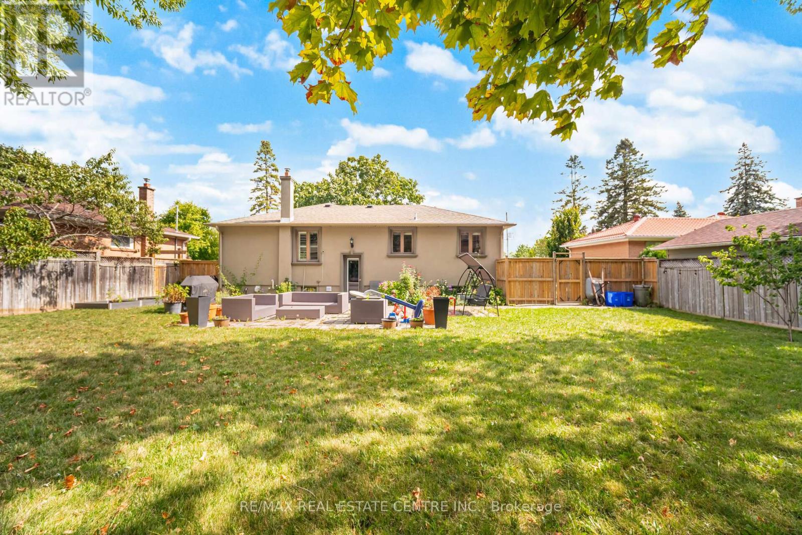 584 Trudale Court, Oakville, Ontario  L6L 4H1 - Photo 45 - W12381307