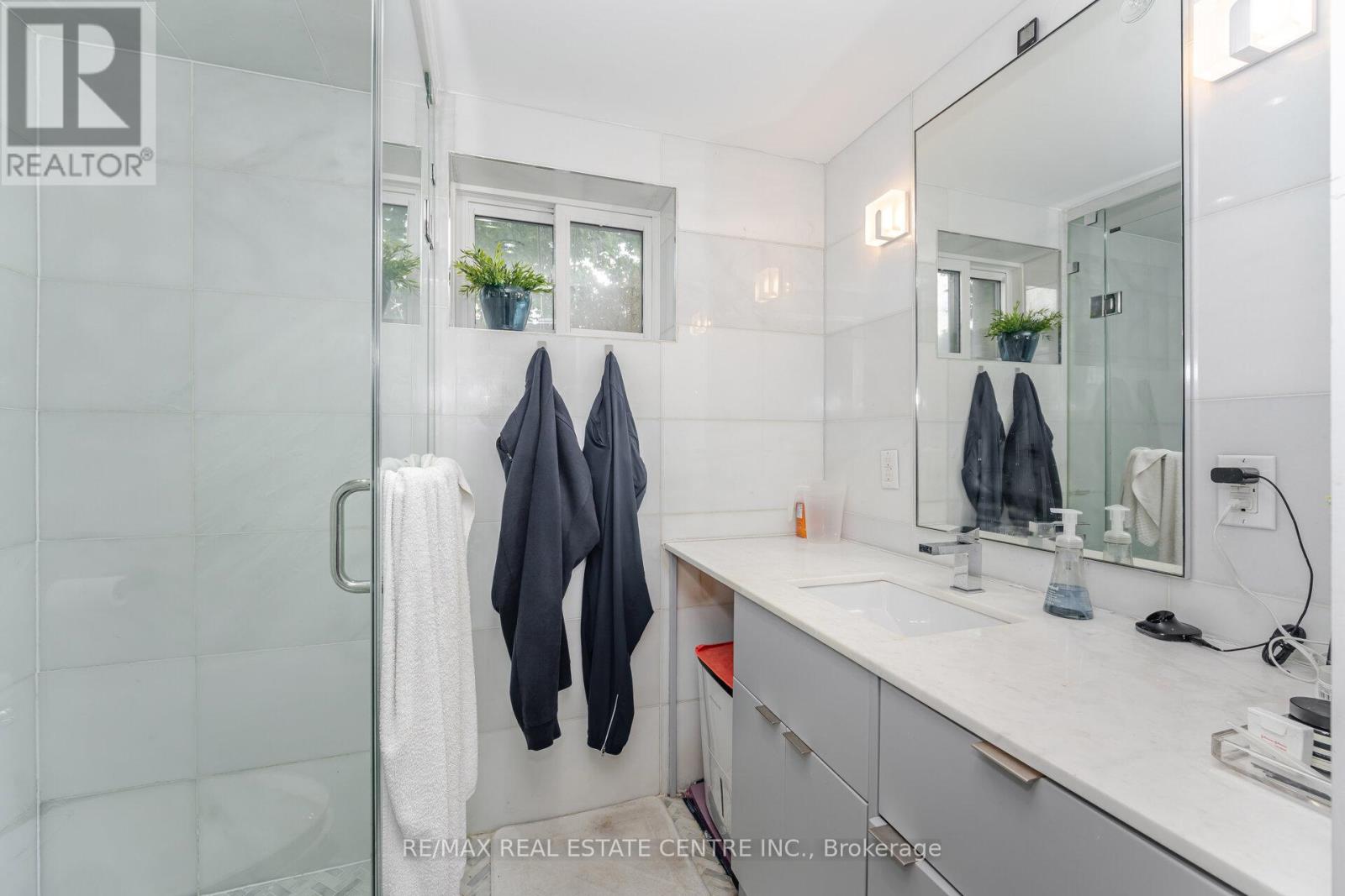 584 Trudale Court, Oakville, Ontario  L6L 4H1 - Photo 39 - W12381307