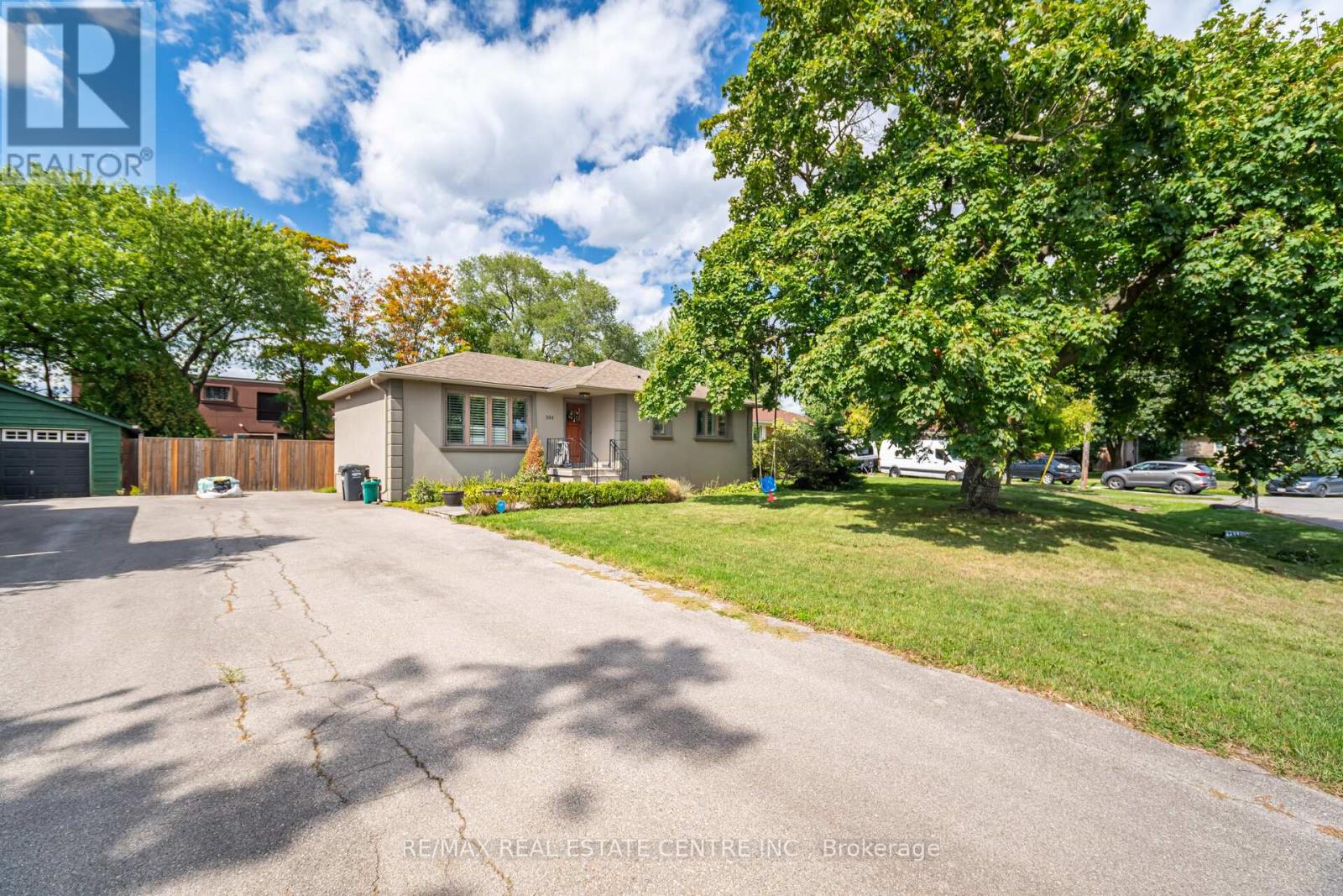 584 Trudale Court, Oakville, Ontario  L6L 4H1 - Photo 6 - W12381307