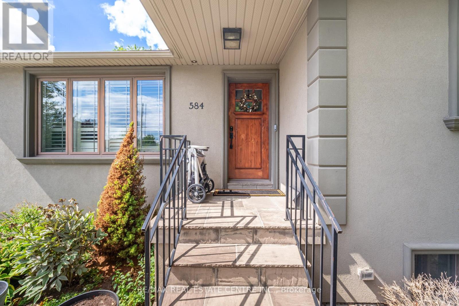 584 Trudale Court, Oakville, Ontario  L6L 4H1 - Photo 8 - W12381307