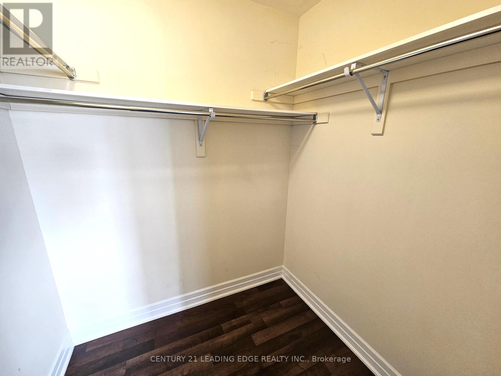 32 Clear Spring Avenue, Georgina, Ontario  L4P 0H7 - Photo 11 - N12388963