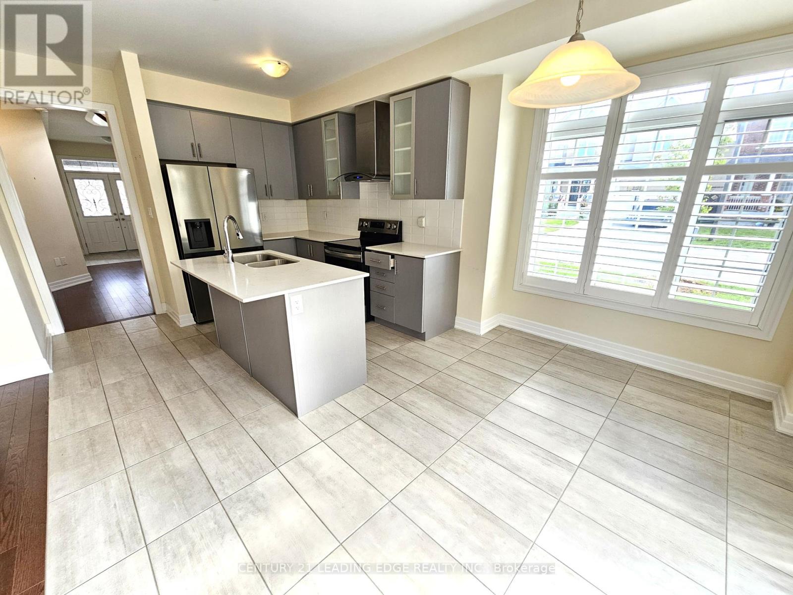 32 Clear Spring Avenue, Georgina, Ontario  L4P 0H7 - Photo 7 - N12388963