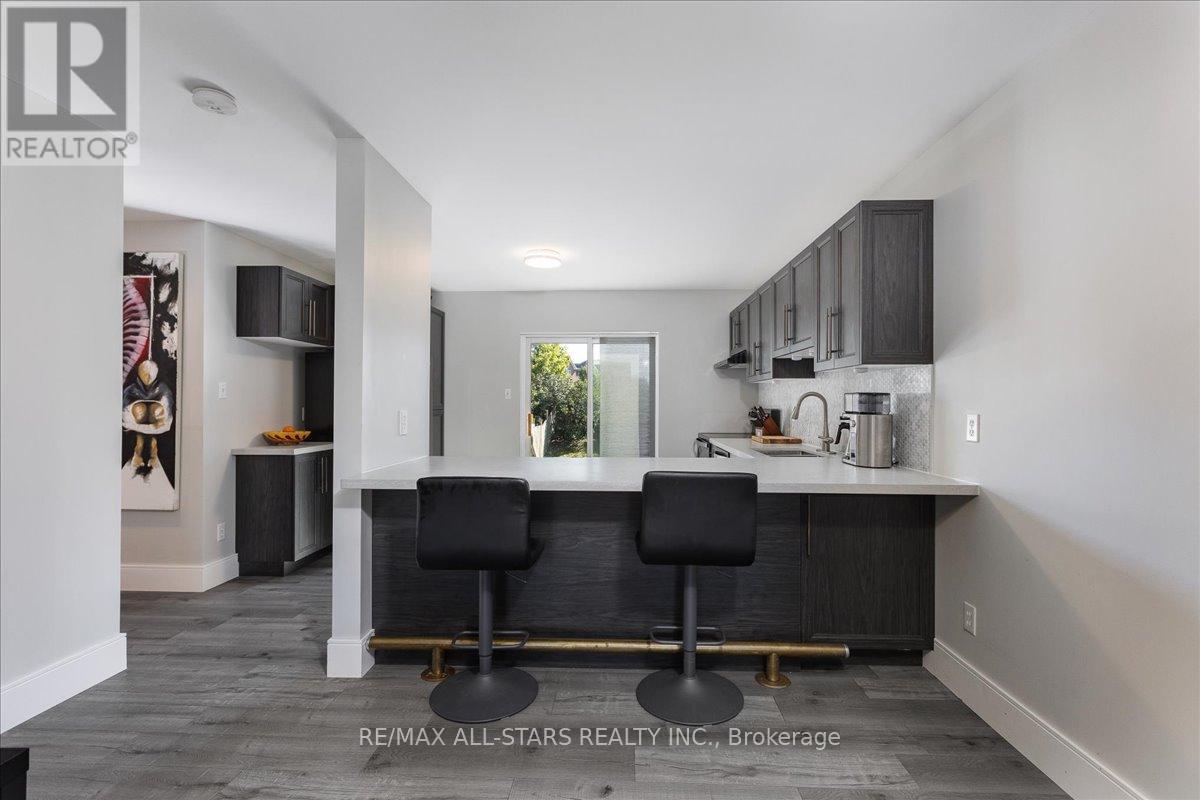 3 Hattie Court, Georgina, Ontario L4P 3Z7 - Photo 10 - N12388998