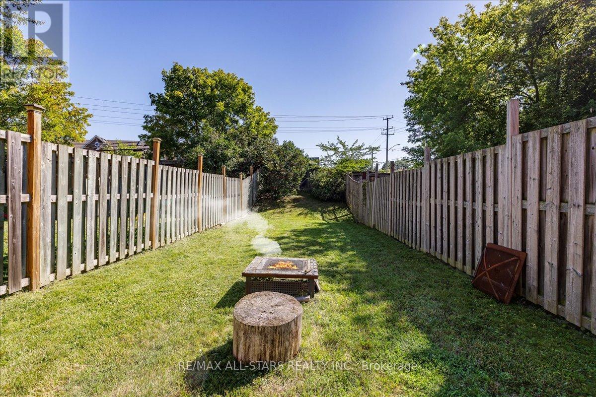 3 Hattie Court, Georgina, Ontario L4P 3Z7 - Photo 21 - N12388998