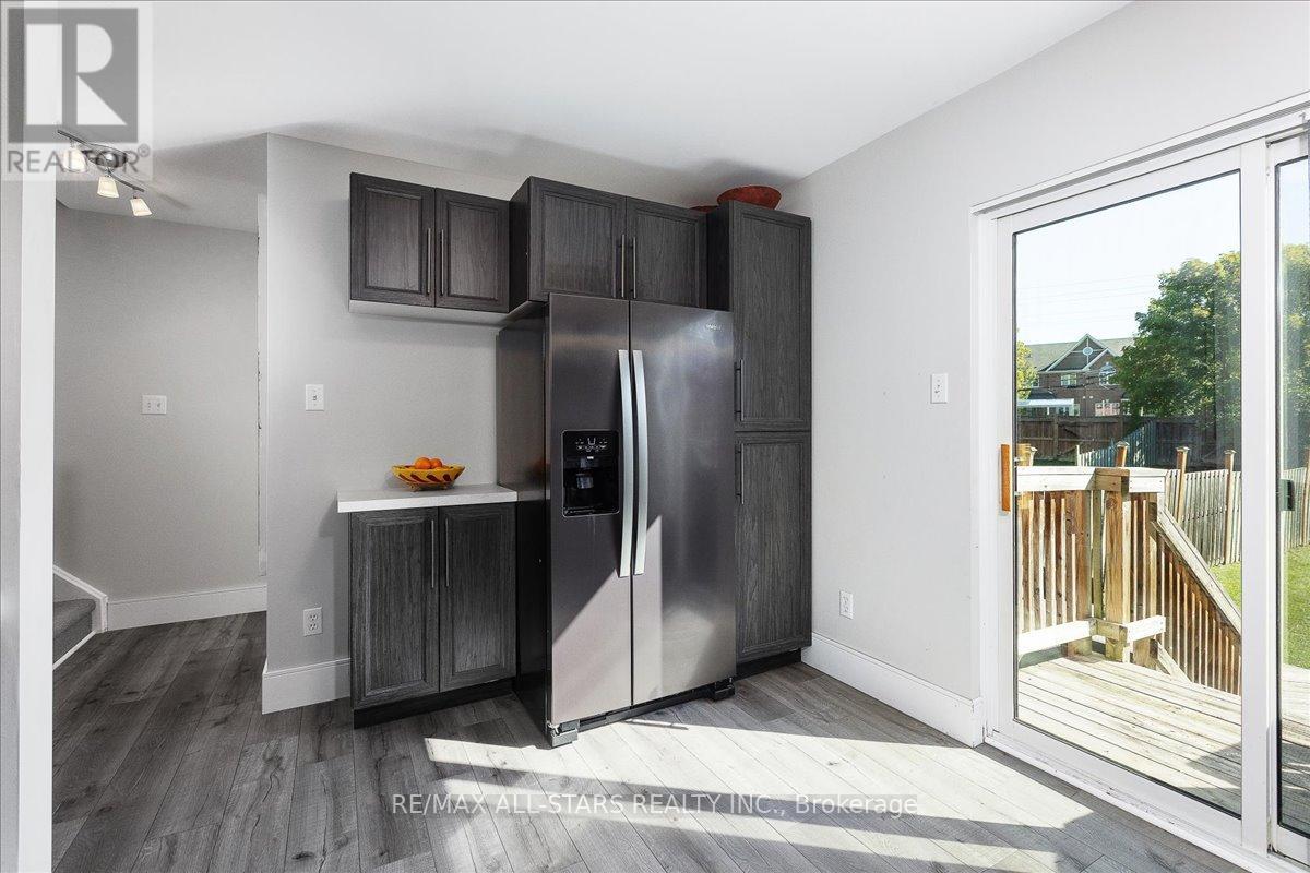 3 Hattie Court, Georgina, Ontario L4P 3Z7 - Photo 6 - N12388998