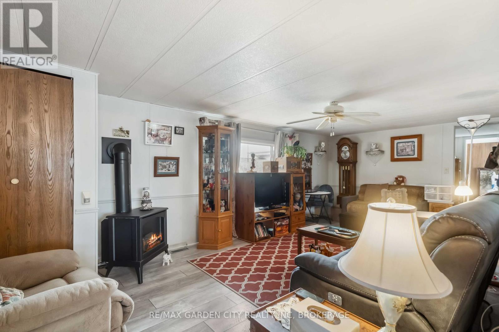 327 - 3033 Townline Road, Fort Erie, Ontario  L0S 1S1 - Photo 4 - X12388959