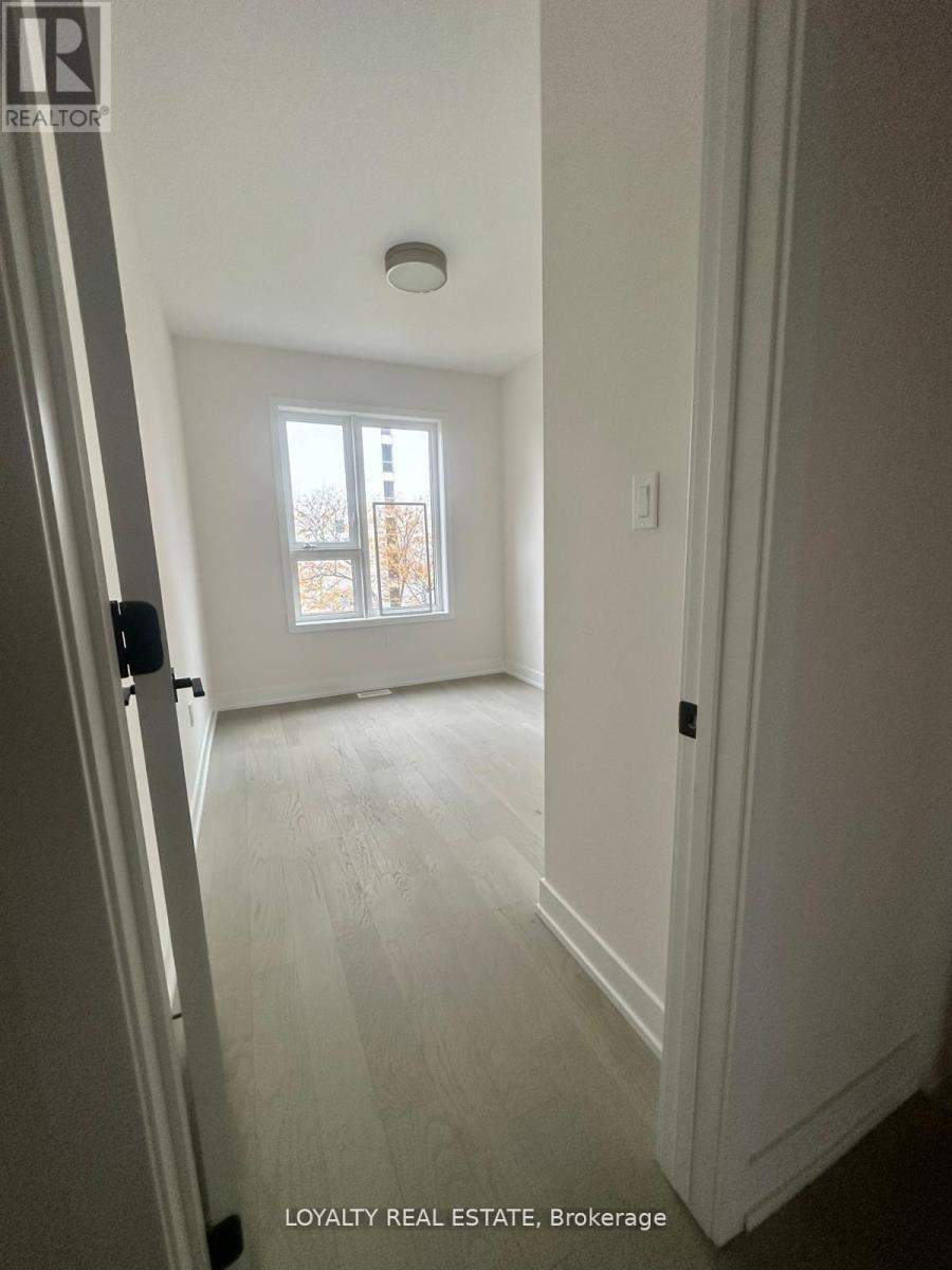 46 Monclova Road N, Toronto, Ontario  M3M 0A6 - Photo 6 - W12388101