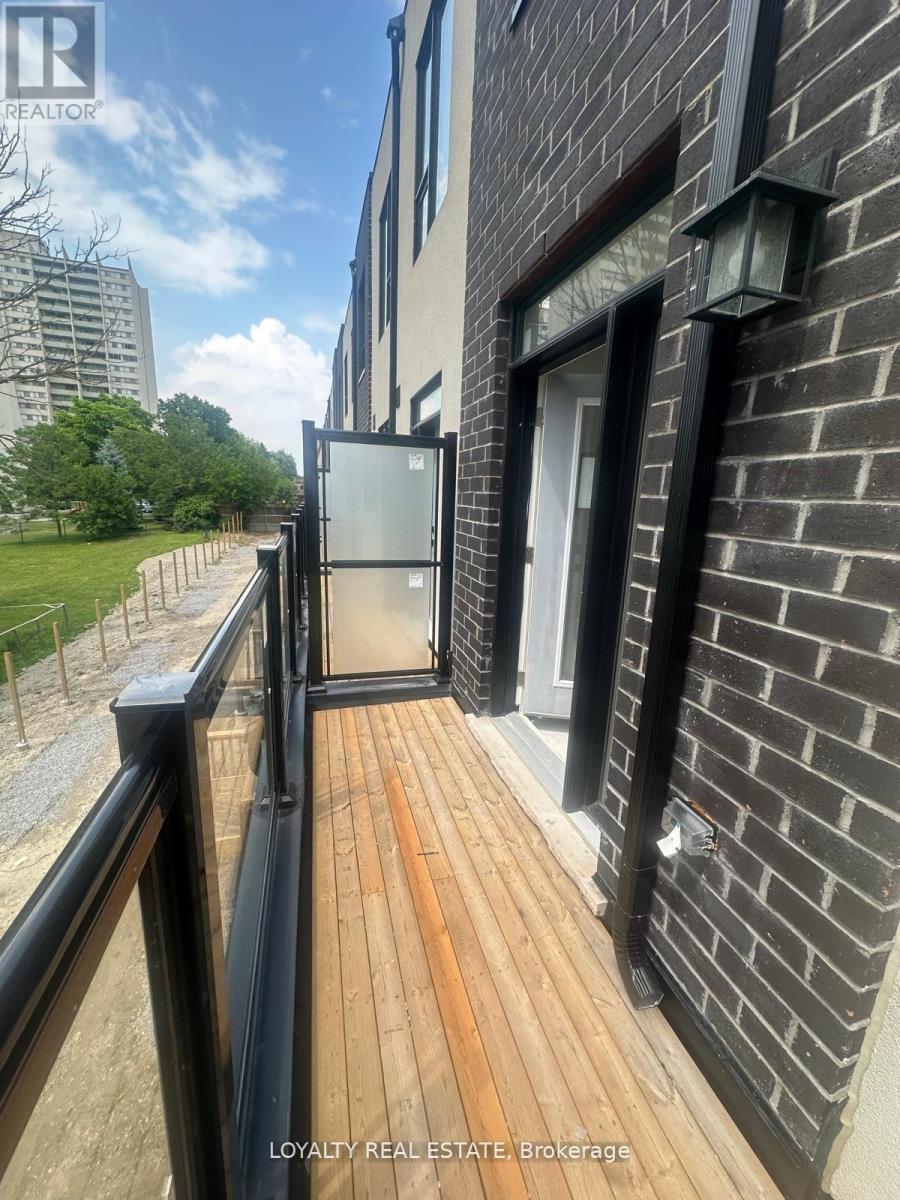 46 Monclova Road N, Toronto, Ontario  M3M 0A6 - Photo 8 - W12388101