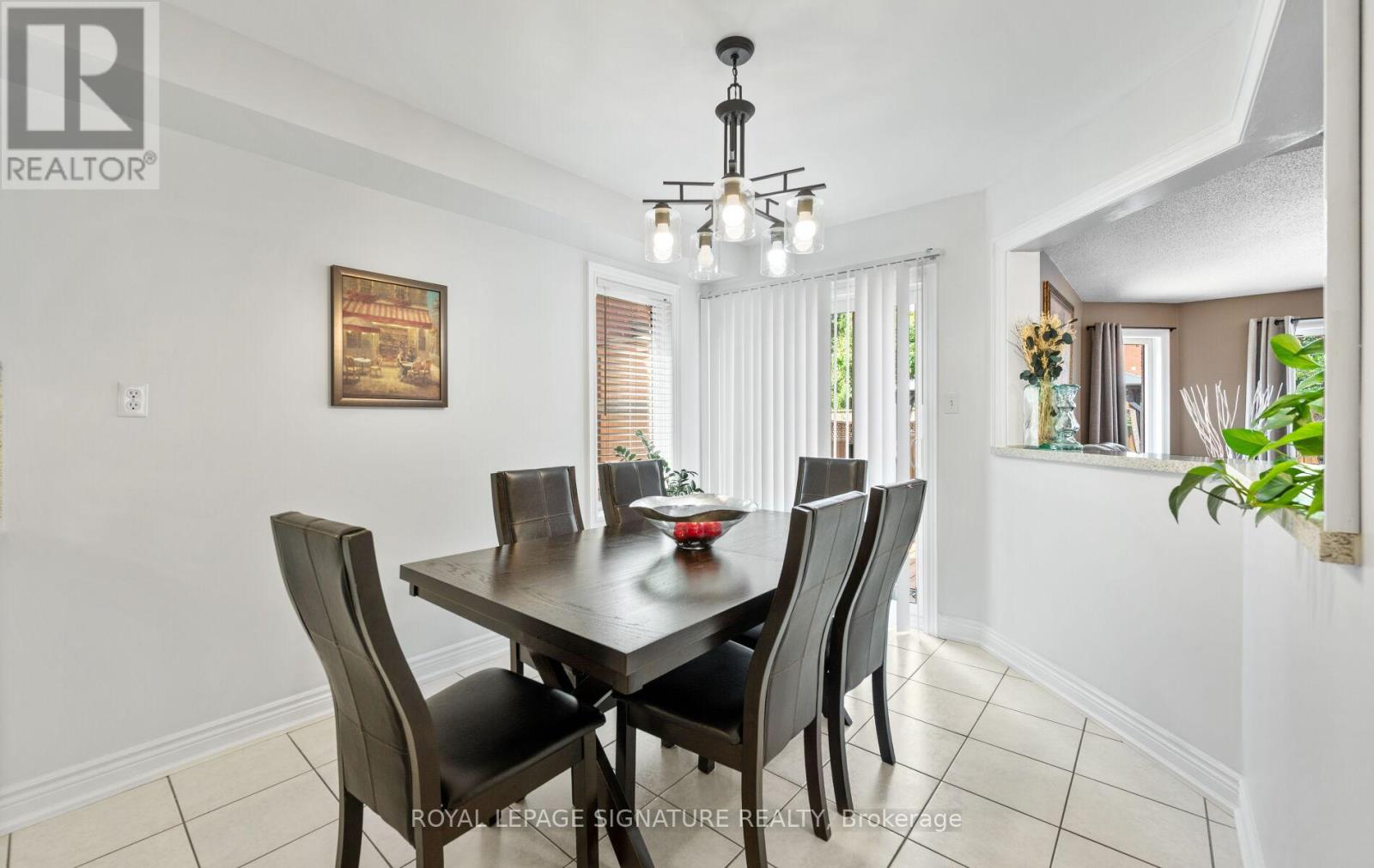 53 National Crescent, Brampton, Ontario  L7A 1J2 - Photo 11 - W12388964