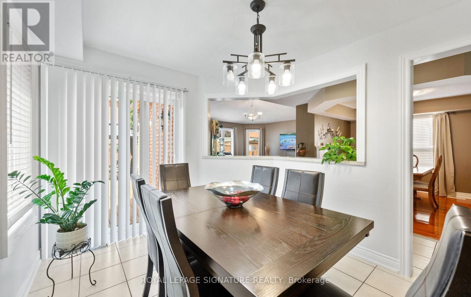53 National Crescent, Brampton, Ontario  L7A 1J2 - Photo 12 - W12388964