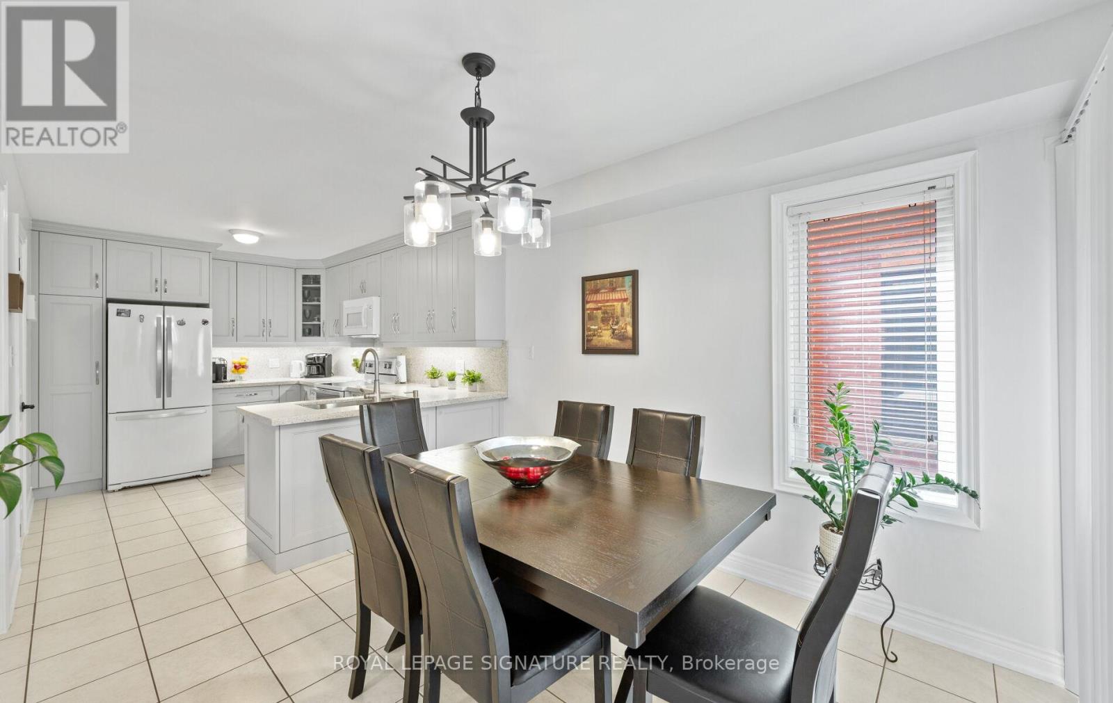 53 National Crescent, Brampton, Ontario  L7A 1J2 - Photo 13 - W12388964