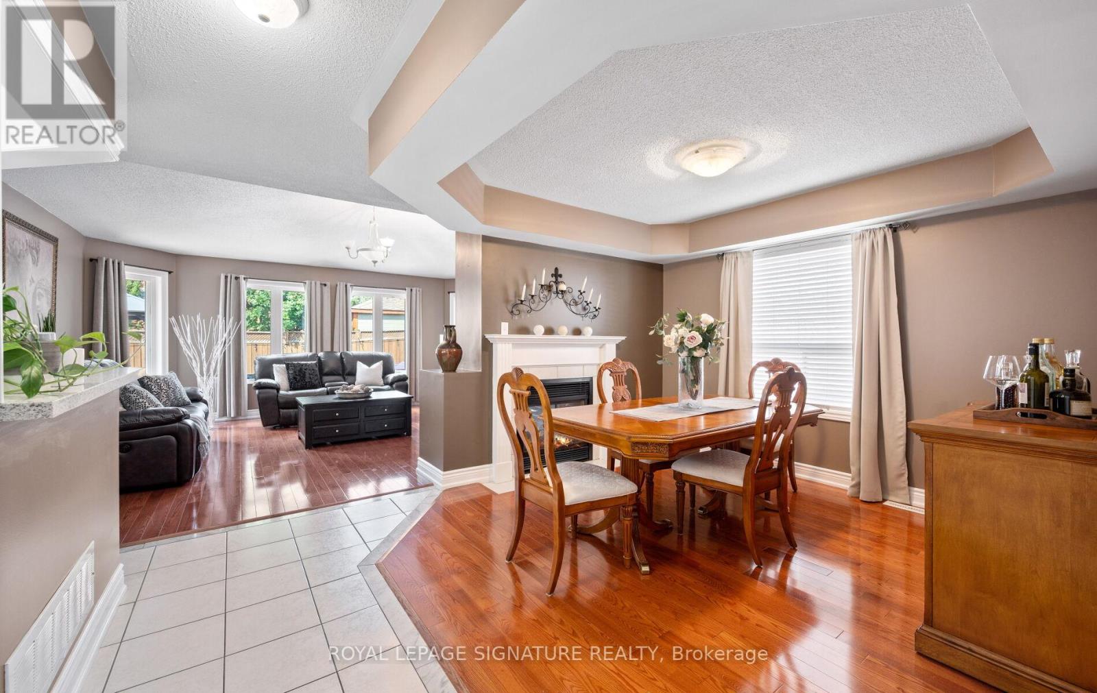 53 National Crescent, Brampton, Ontario  L7A 1J2 - Photo 5 - W12388964