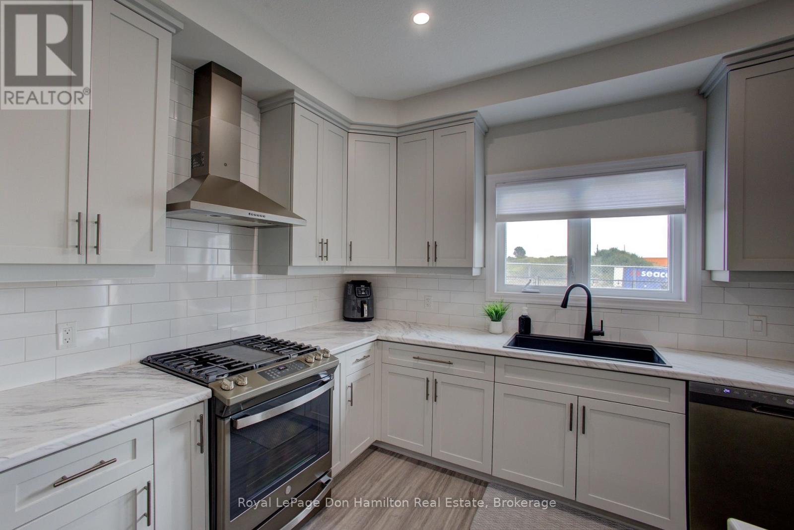 654 Wray Avenue S, North Perth, Ontario  N4W 3K9 - Photo 17 - X12387237